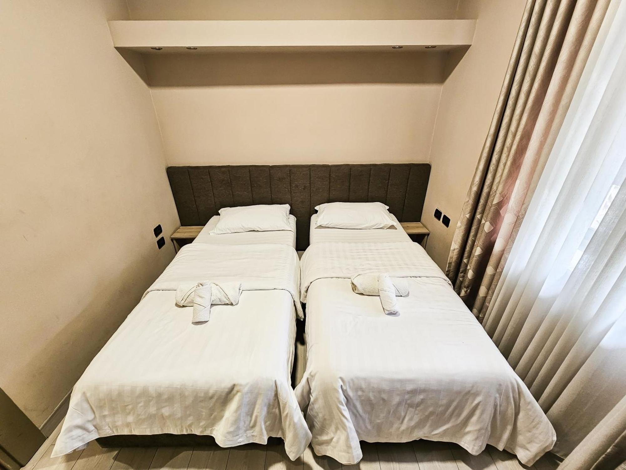 Sunflower Twin Room Tirana Eksteriør billede