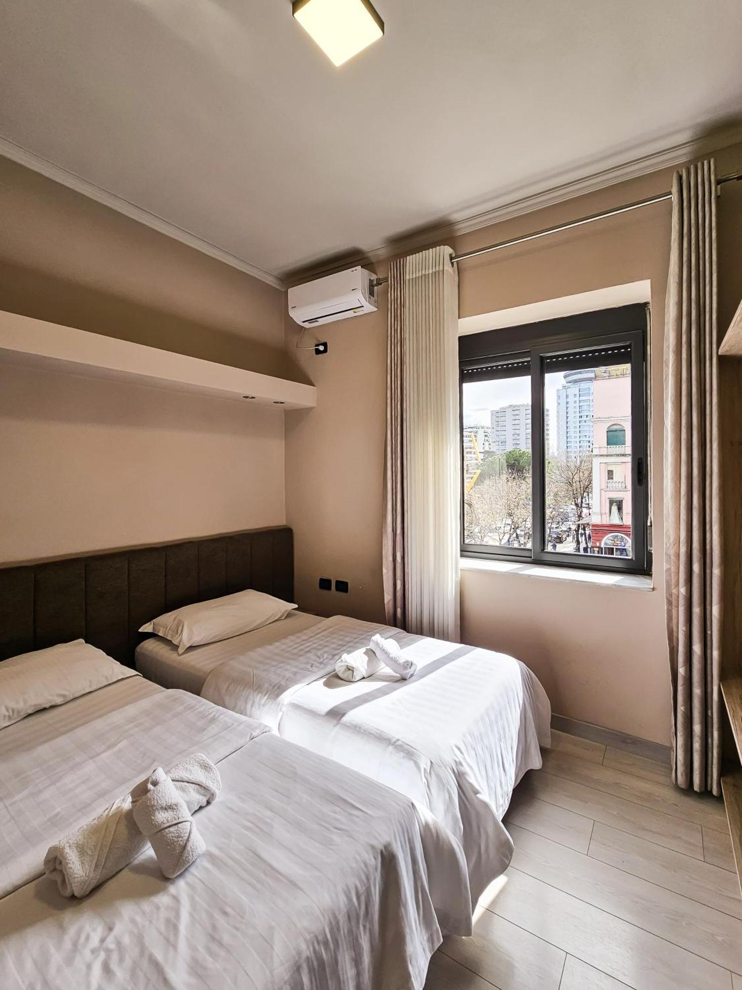 Sunflower Twin Room Tirana Eksteriør billede